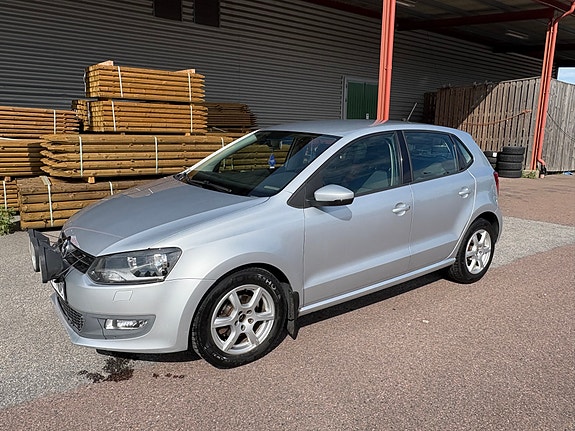 Volkswagen Polo 2 of 5