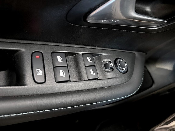 Peugeot e-208 5 of 5
