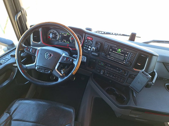 Scania R650 Timmerbil med Kran 10 of 12