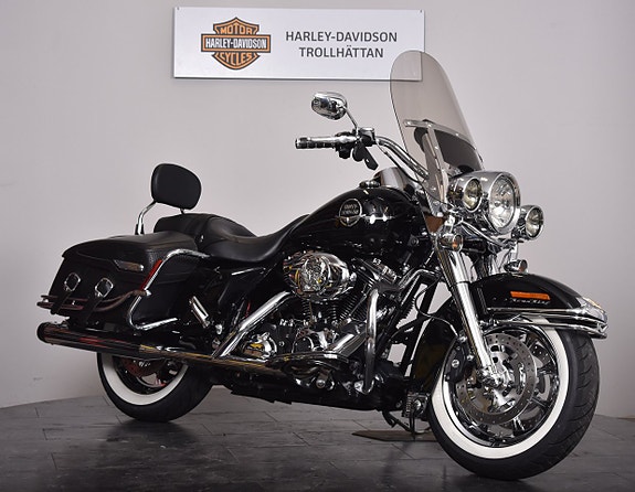 Harley-Davidson ROAD KING CLASSIC Med mycket chrome och Reinhart Slip On