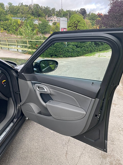 Saab 9-5 12 of 23