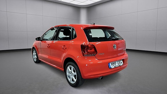 Volkswagen Polo 2 of 5