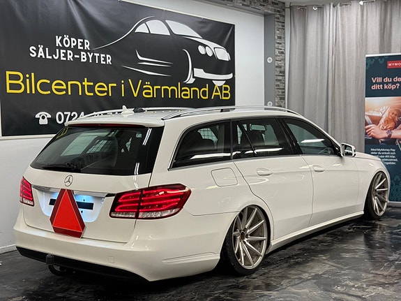 Mercedes-Benz 212 4 of 5