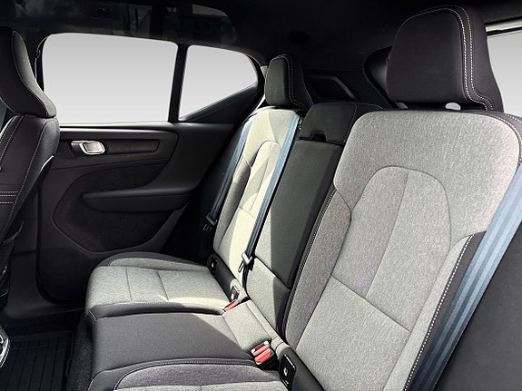 Volvo XC40 13 of 18