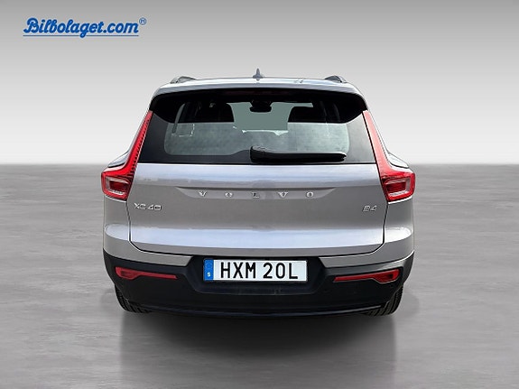 Volvo XC40 8 of 18