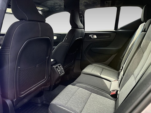 Volvo XC40 14 of 18
