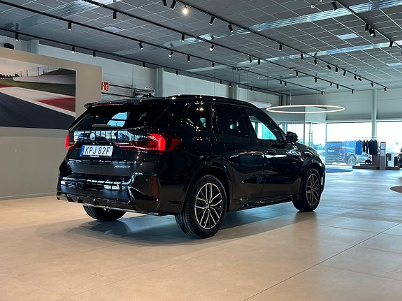BMW X1 4 of 5