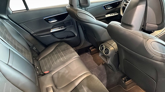 Mercedes-Benz GLC300 e 5 of 5