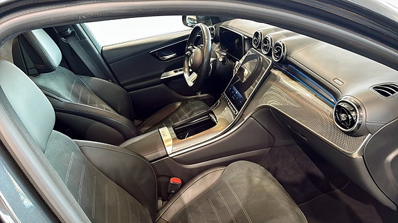Mercedes-Benz GLC300 e 3 of 5
