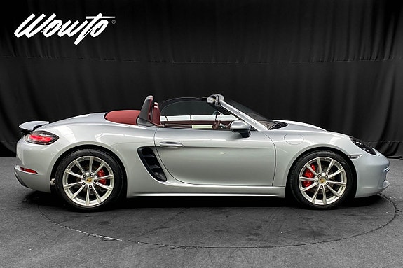 Porsche 718 Boxster S 4 of 5