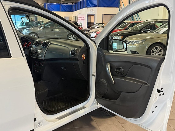 Dacia Logan 13 of 15