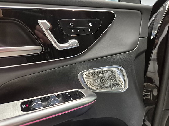 Mercedes-Benz GLC63 14 of 18