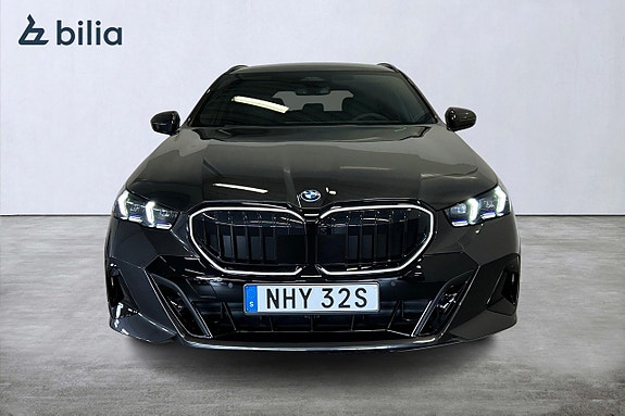BMW 530e 2 of 21