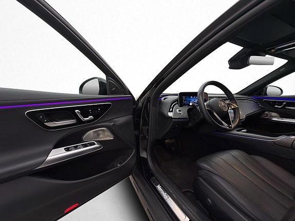 Mercedes-Benz E300 de 11 of 30