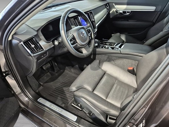 Volvo V90 8 of 12