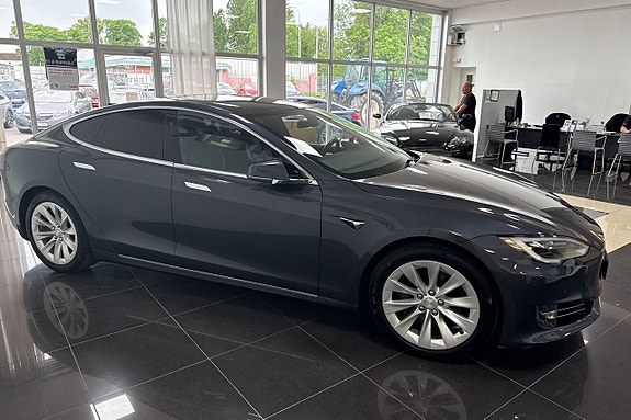 Tesla Model S 6 of 8