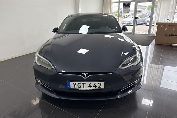 Tesla Model S 2 of 5