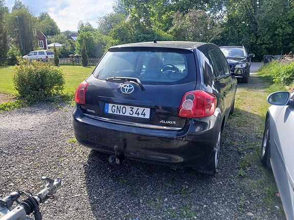 Toyota Auris 4 of 4
