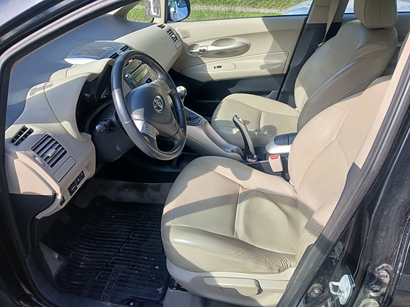 Toyota Auris 3 of 4