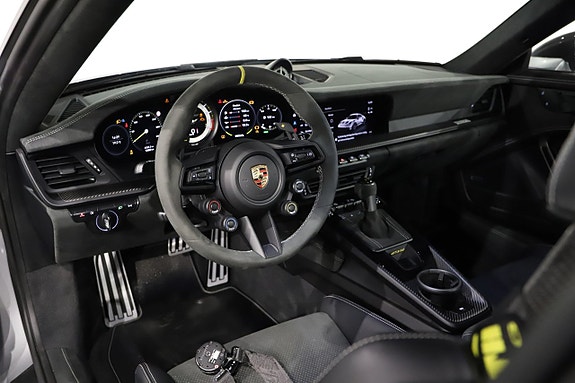 Porsche 911 GT3 RS 12 of 28