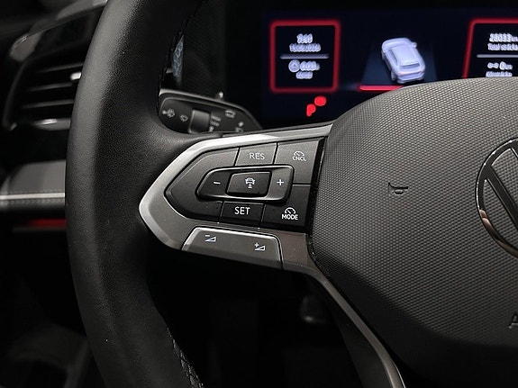 Volkswagen Passat 11 of 15