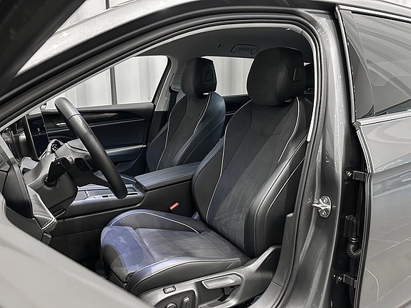 Volkswagen Passat 6 of 15