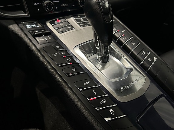 Porsche Panamera 4 16 of 19