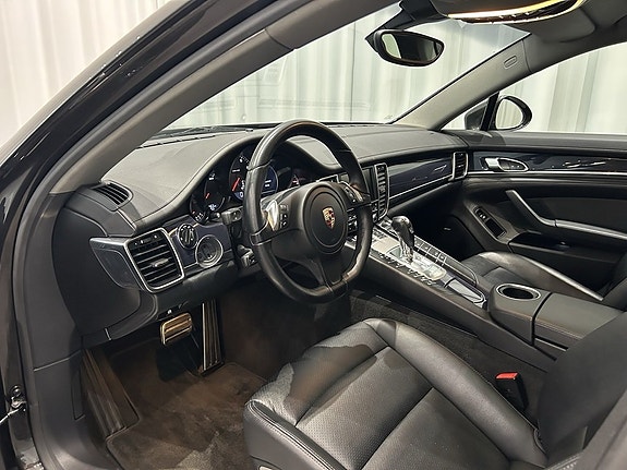 Porsche Panamera 4 12 of 19