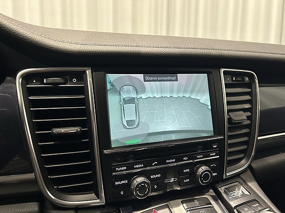 Porsche Panamera 4 15 of 19
