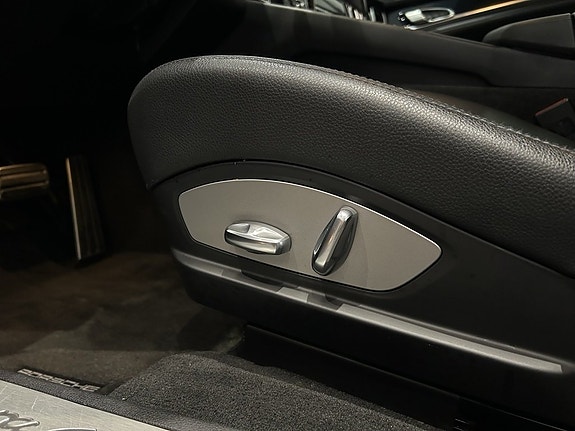 Porsche Panamera 4 9 of 19