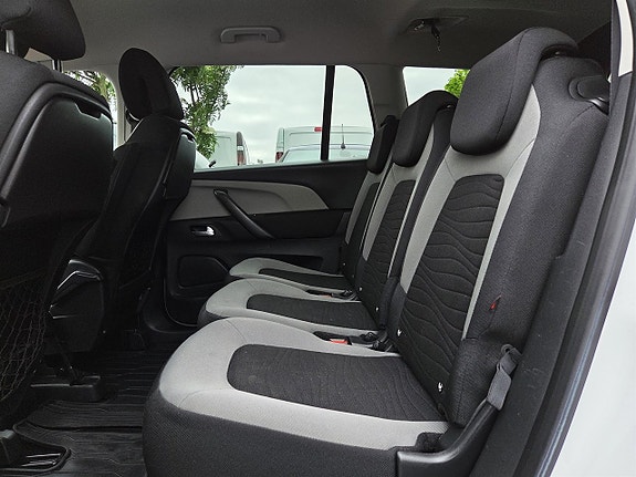 Citroen C4 Picasso 14 of 16