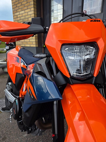 KTM 690 SMC-R -26 Endast 24 mil! 3 of 6