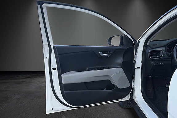 Kia Stonic 9 of 19