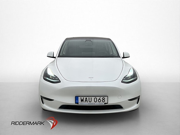 Tesla Model Y 3 of 5