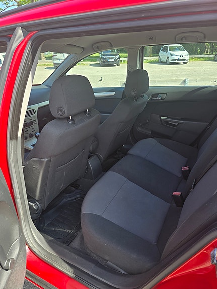 Opel Astra 3 of 5