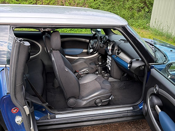 MINI Cooper S 5 of 5