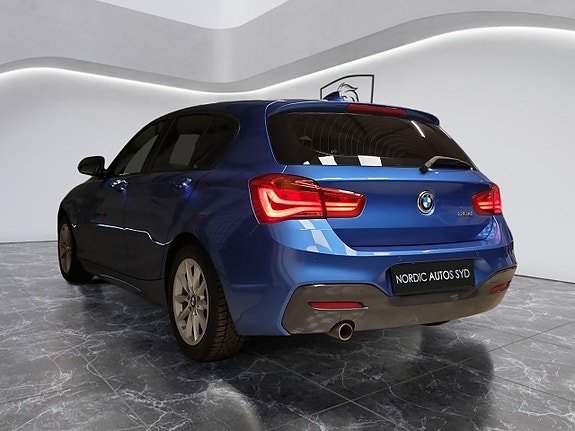 BMW 118d 3 of 5
