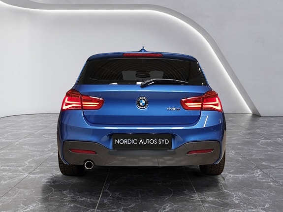 BMW 118d 4 of 5