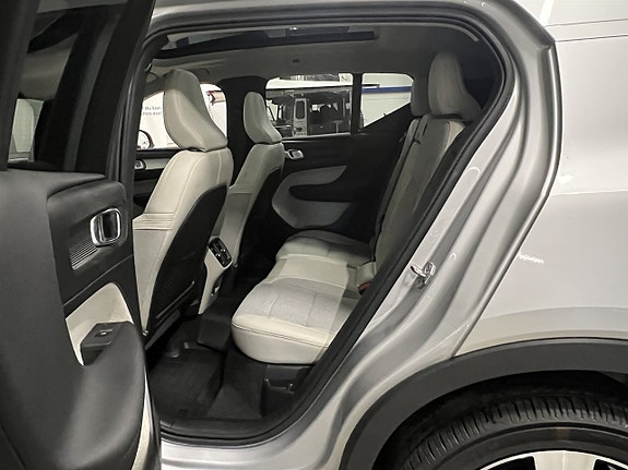 Volvo XC40 14 of 24