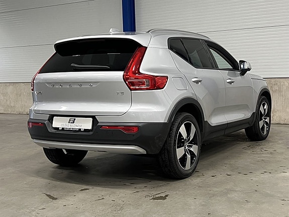 Volvo XC40 4 of 24