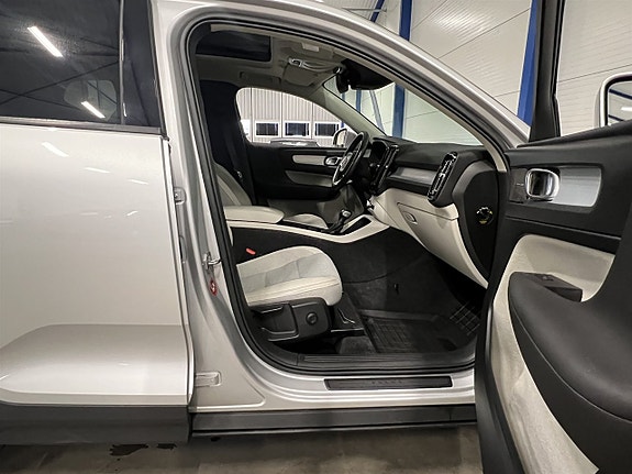 Volvo XC40 15 of 24