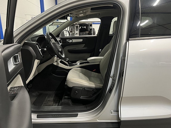 Volvo XC40 8 of 24