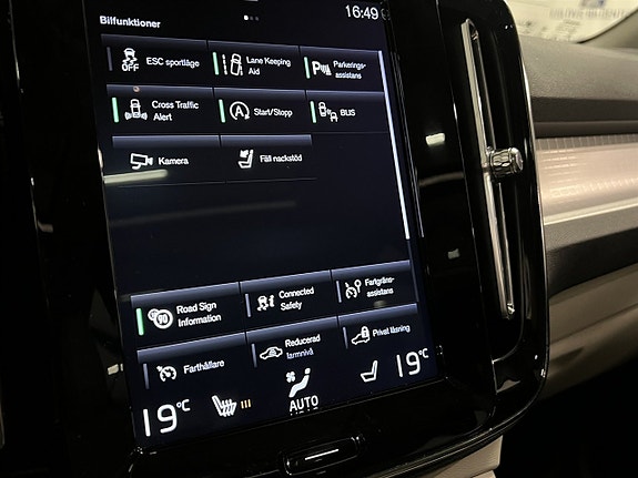 Volvo XC40 21 of 24