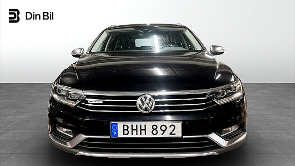 Volkswagen Passat Alltrack 4 of 5