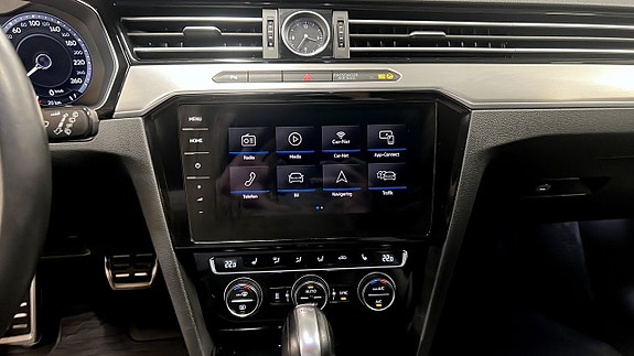 Volkswagen Passat Alltrack 9 of 13