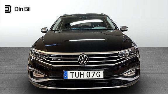 Volkswagen Passat Alltrack 4 of 5