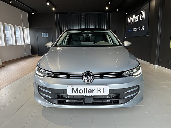 Volkswagen Golf VIII 7 of 19