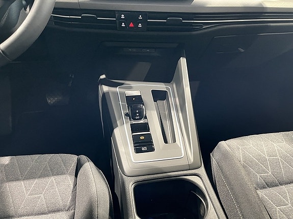 Volkswagen Golf VIII 13 of 19
