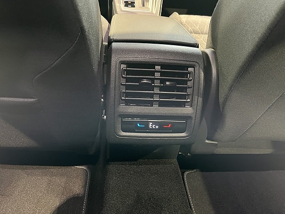 Volkswagen Golf VIII 18 of 19