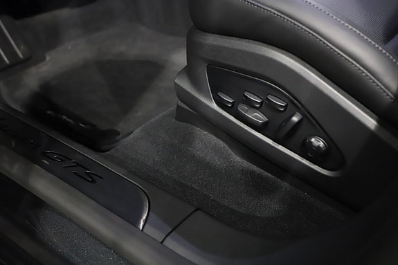 Porsche Macan GTS 17 of 22